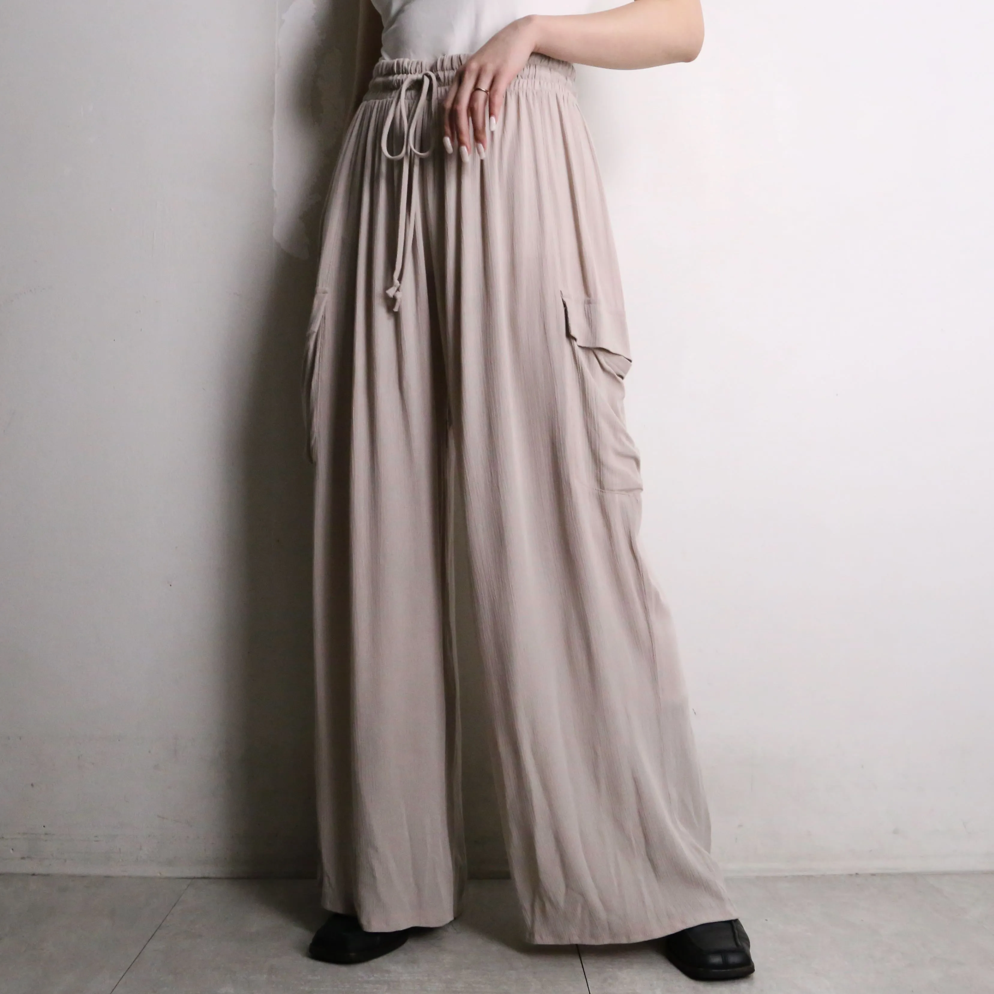 beige color easy wide pants