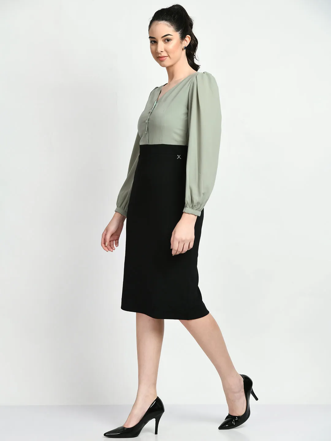 Exude Style Colour Blocked Sheath Dress (Black   Pista Green)