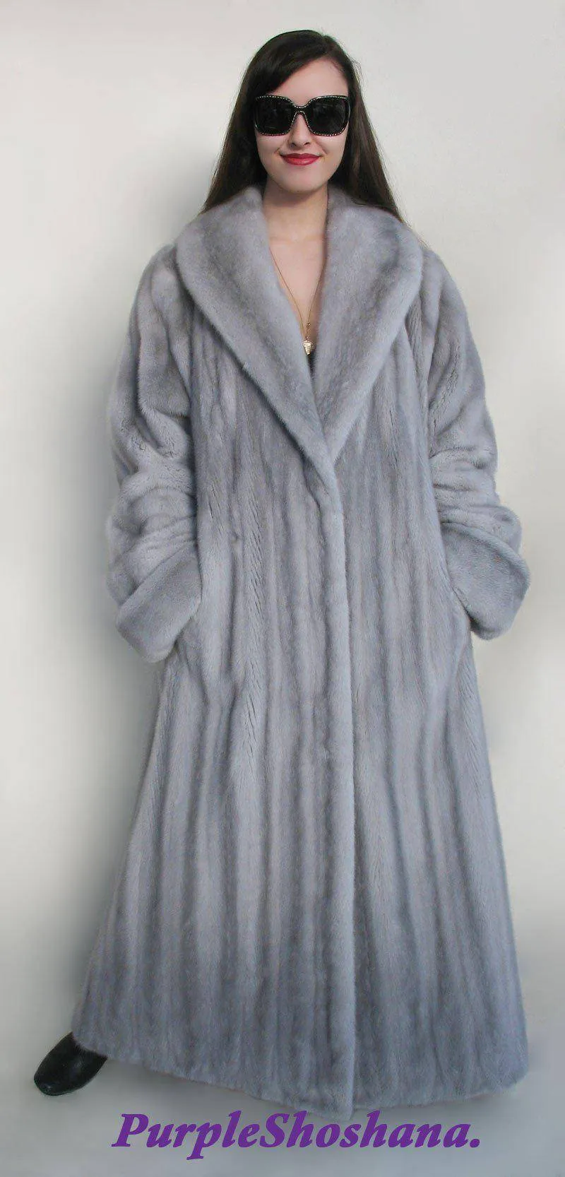 Glamorous Blue Sapphire Female Solid Silver Canadian Mink Fur Coat M/L