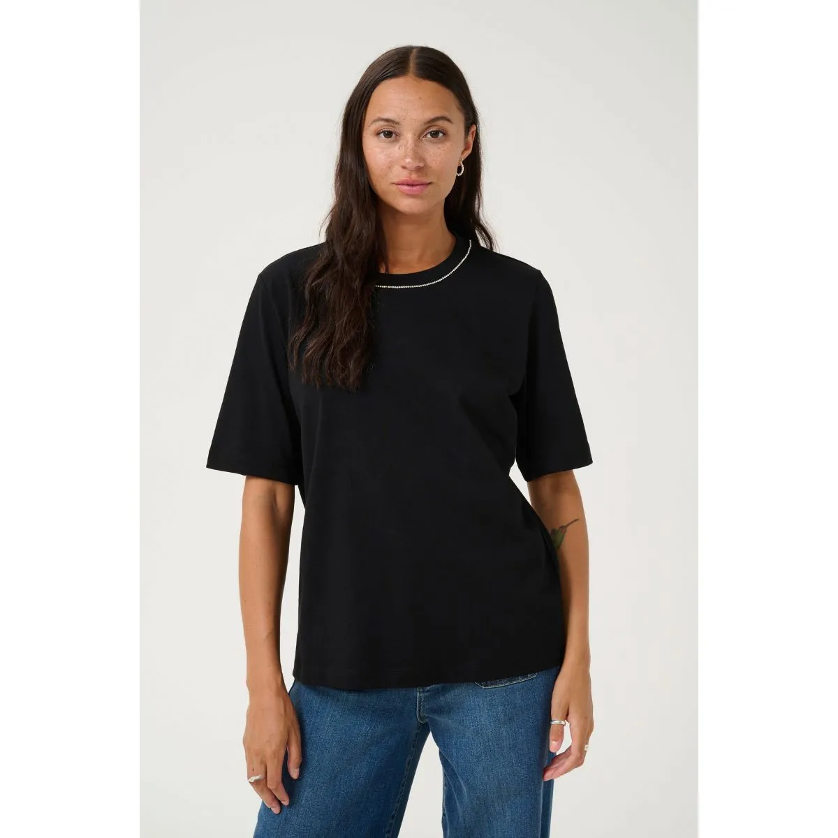 Ivana T-shirt Black Deep