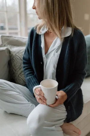 Tenlea Hunter - Cozy Cashmere Cardigan in Navy