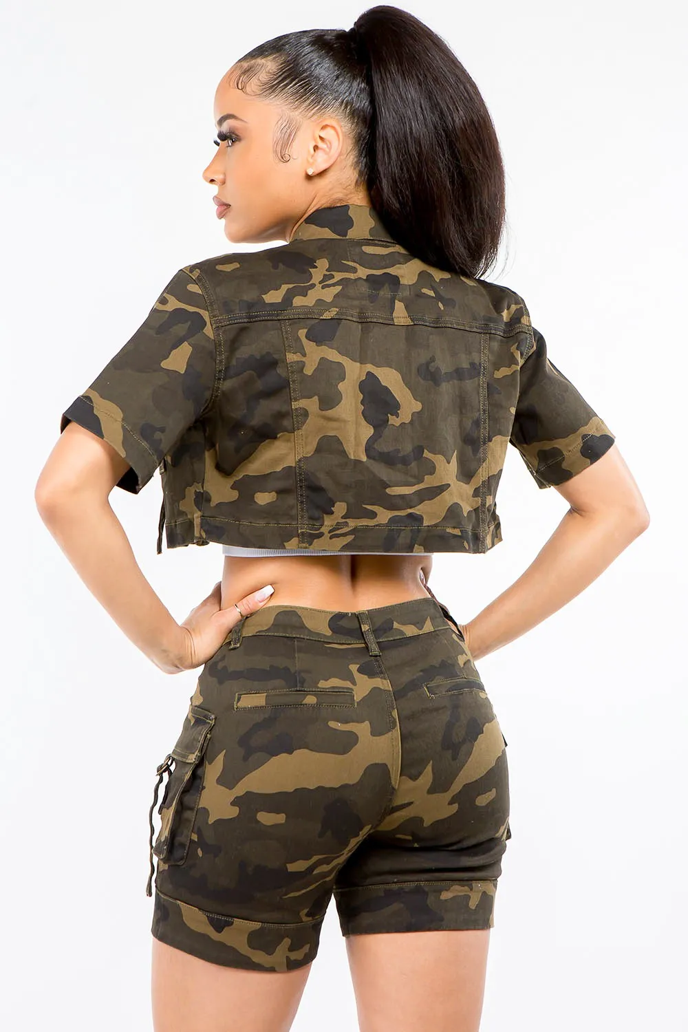 Women's Casual Plus Size and Petite Camouflage Short Sleeve Cropped Jacket